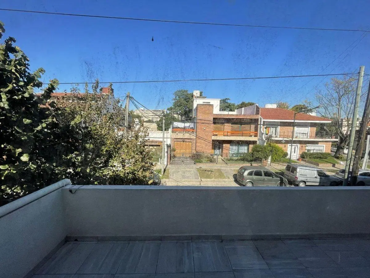 Oficina tipo PH - PA 60m2 c/patio - Boulogne 5