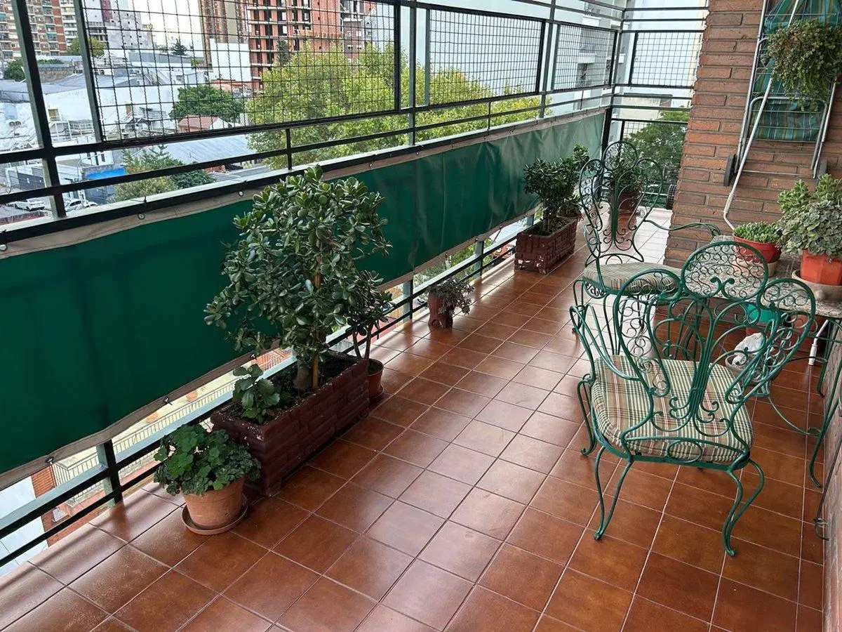 VENTA DEPTO 3AMB C/BALCON TERRAZA CASEROS 2