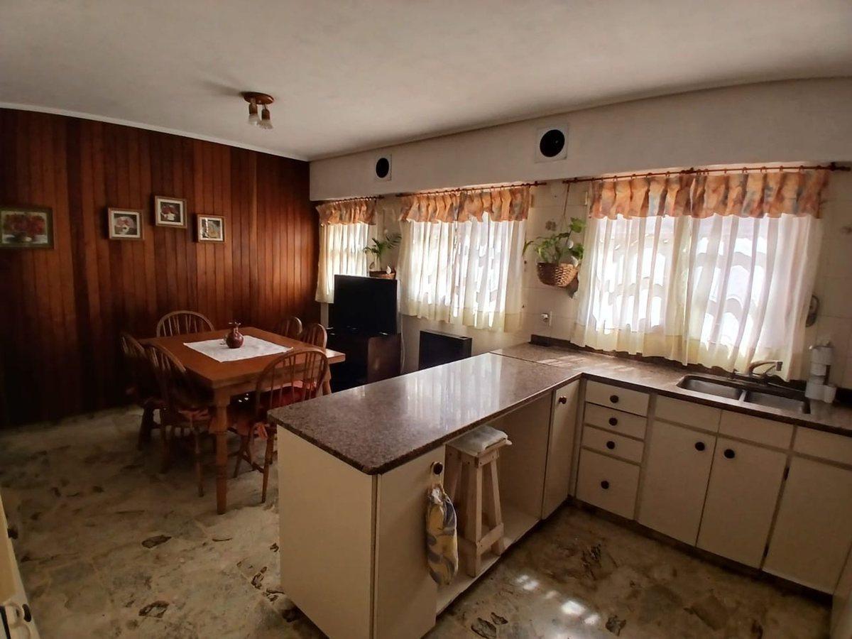 Foto de Venta casa 3 dormitorios, quincho, y bonito jardín, imagen 5