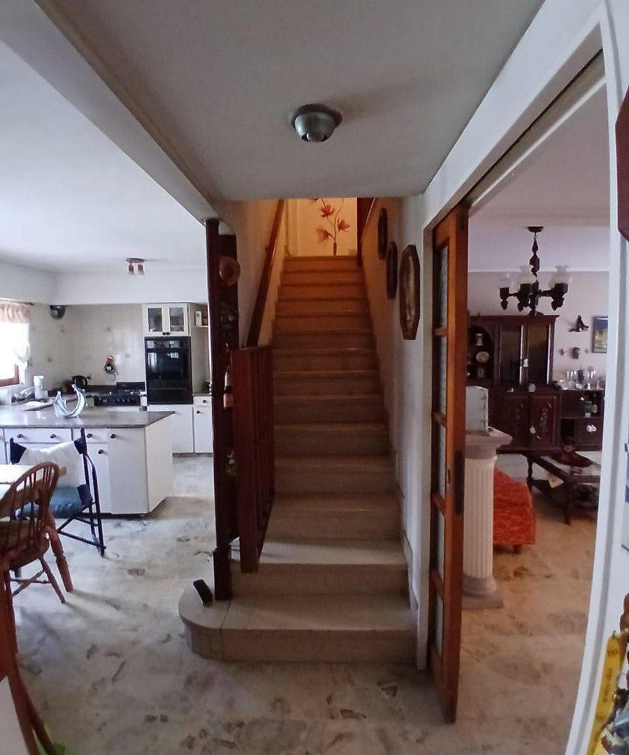 Foto de Venta casa 3 dormitorios, quincho, y bonito jardín, imagen 1