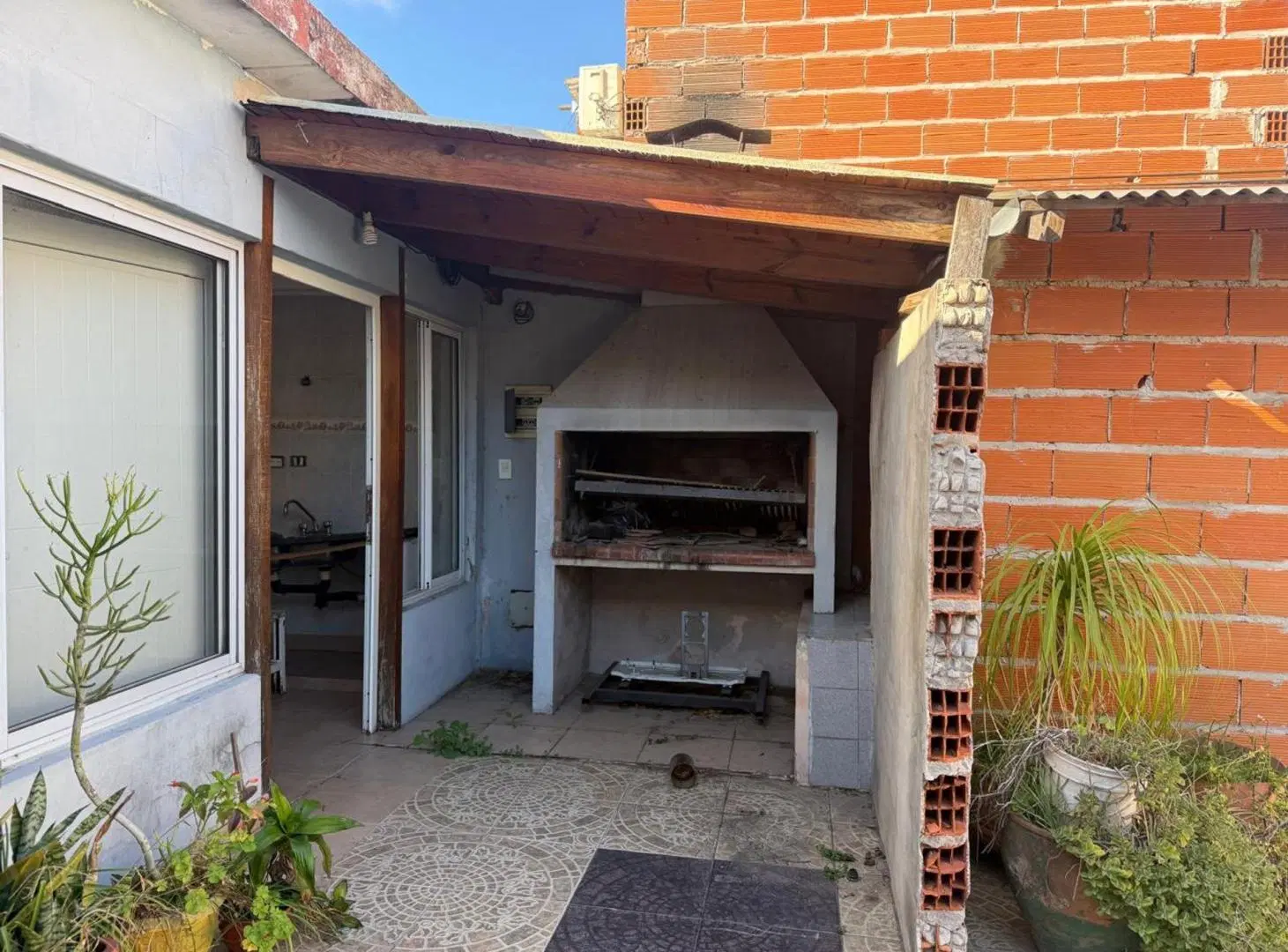 Venta Casa con Local y Gran Potencial en Virreyes 4
