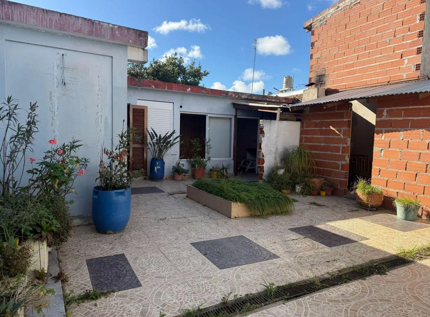 Venta Casa con Local y Gran Potencial en Virreyes 3