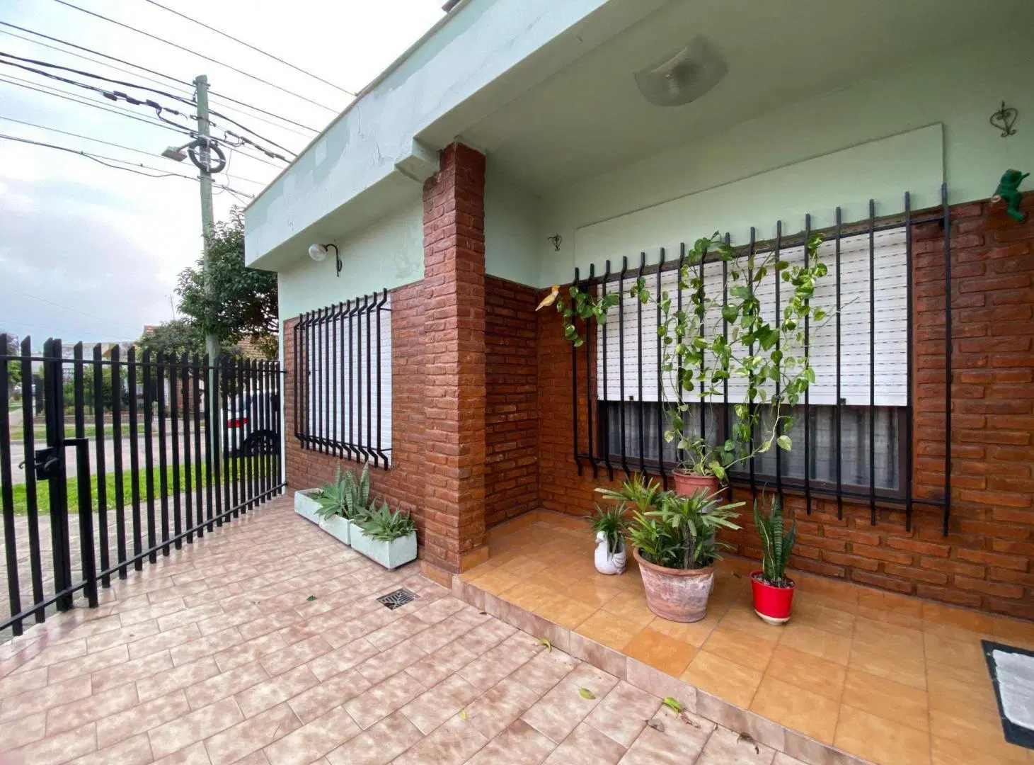 CASA EN VENTA ITUZAINGO APTA CREDITO 4