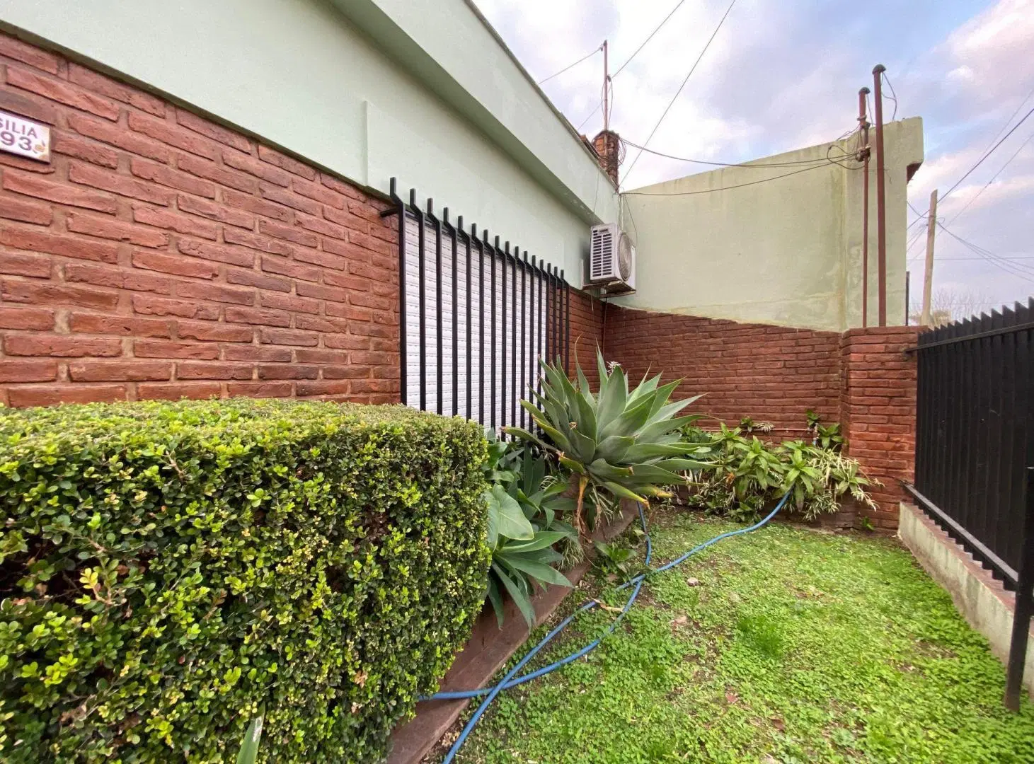 CASA EN VENTA ITUZAINGO APTA CREDITO 5