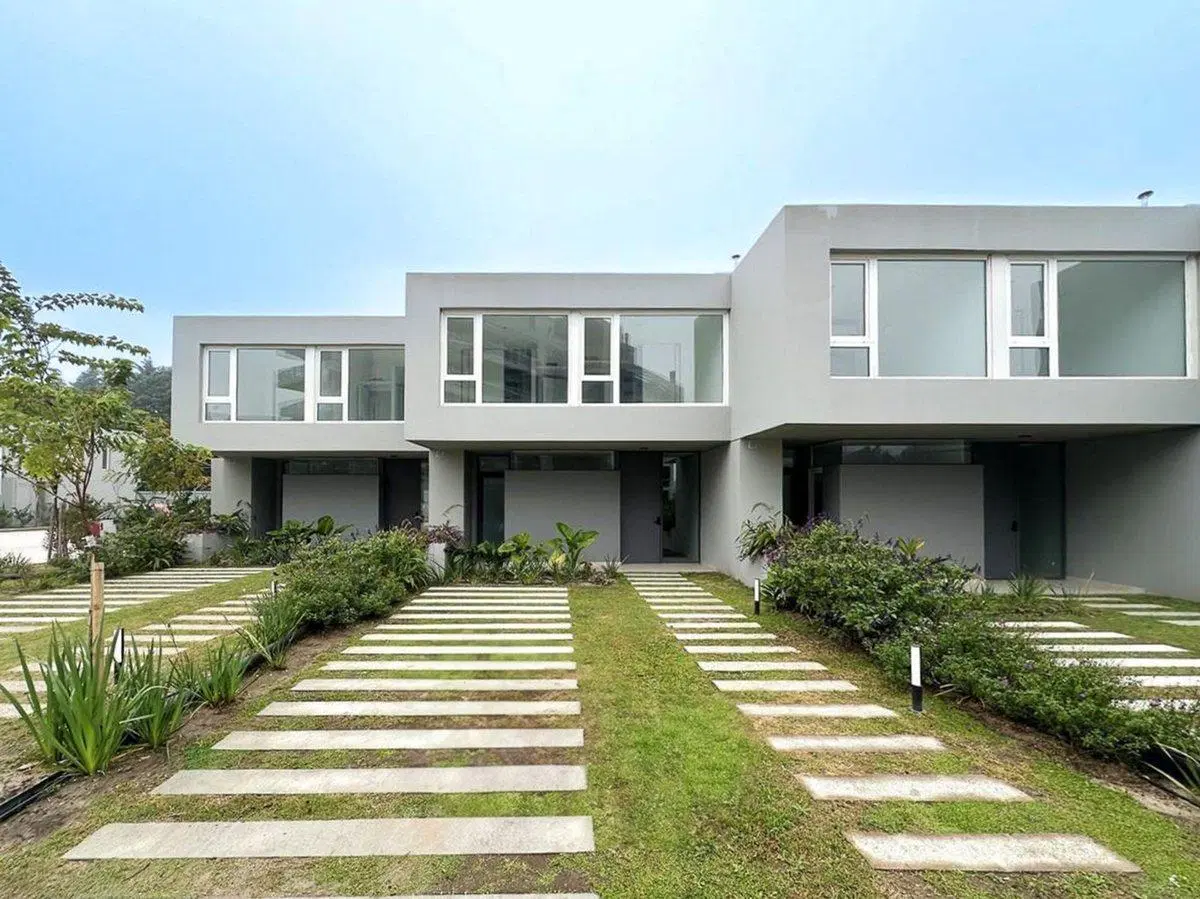 VENTA TOWNHOUSE 5 AMBIENTES EN LUCIERNAGA PILAR 2