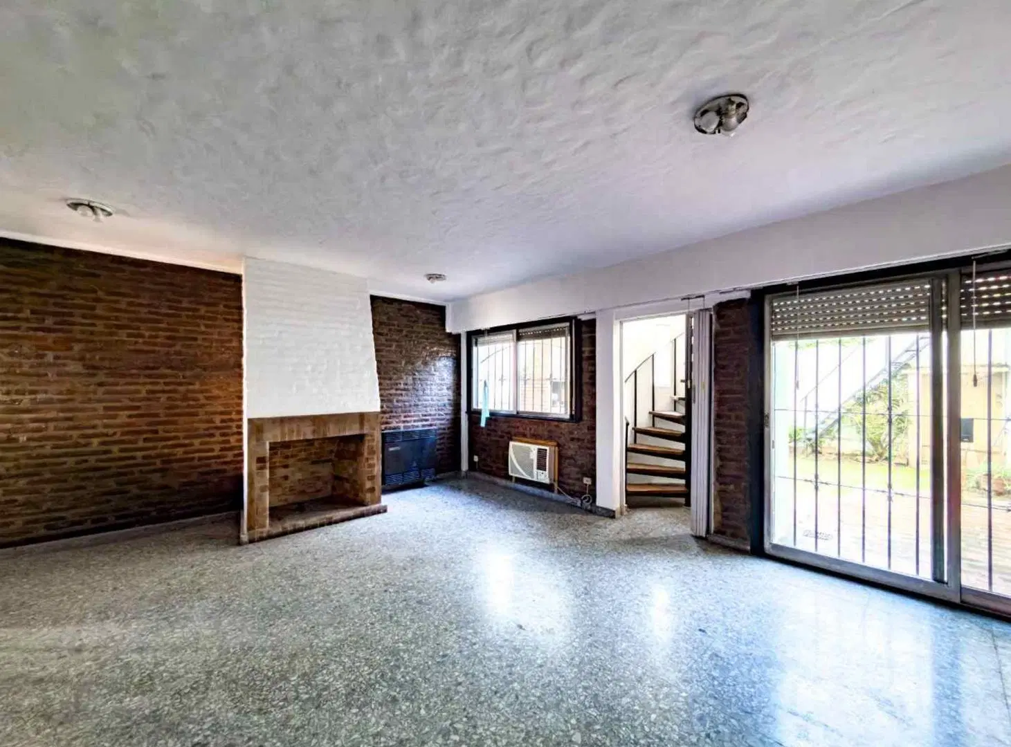 CASA EN VENTA EN BOULOGNE - MUY BUENA UBICACION! 3