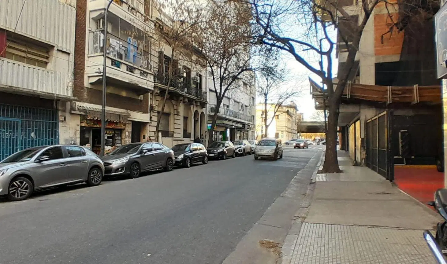 LOCAL EN ALQUILER EN MONSERRAT CON GRAN SÓTANO 3