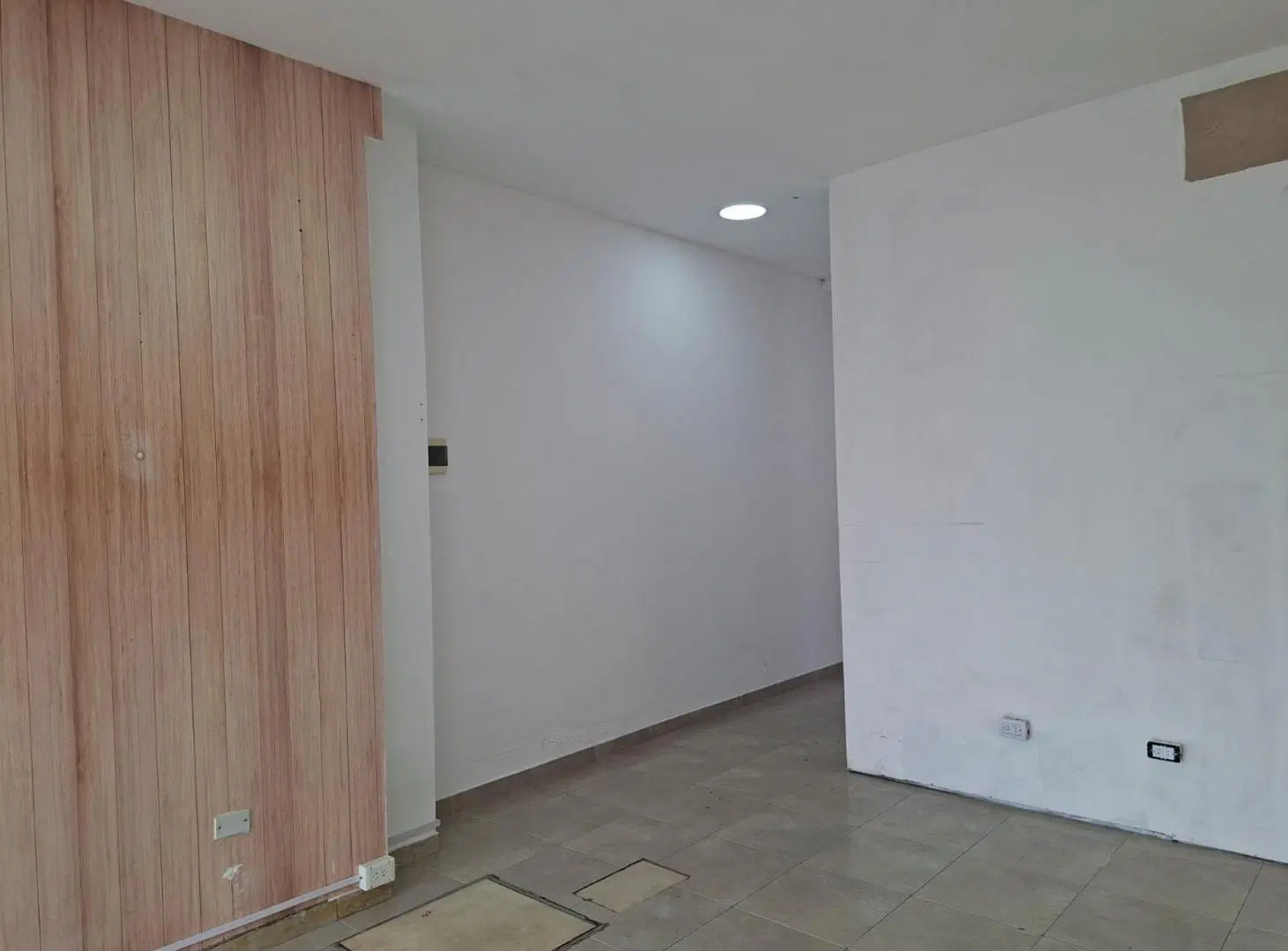 LOCAL EN ALQUILER EN RAMOS MEJIA CON BAÑO Y JARDIN 3