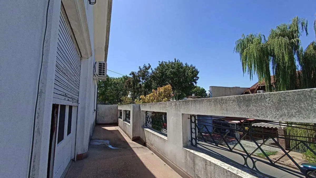 PH/CASA 1°P - 3 AMB VENTA OLIVOS TERRAZA Y BALCON 8