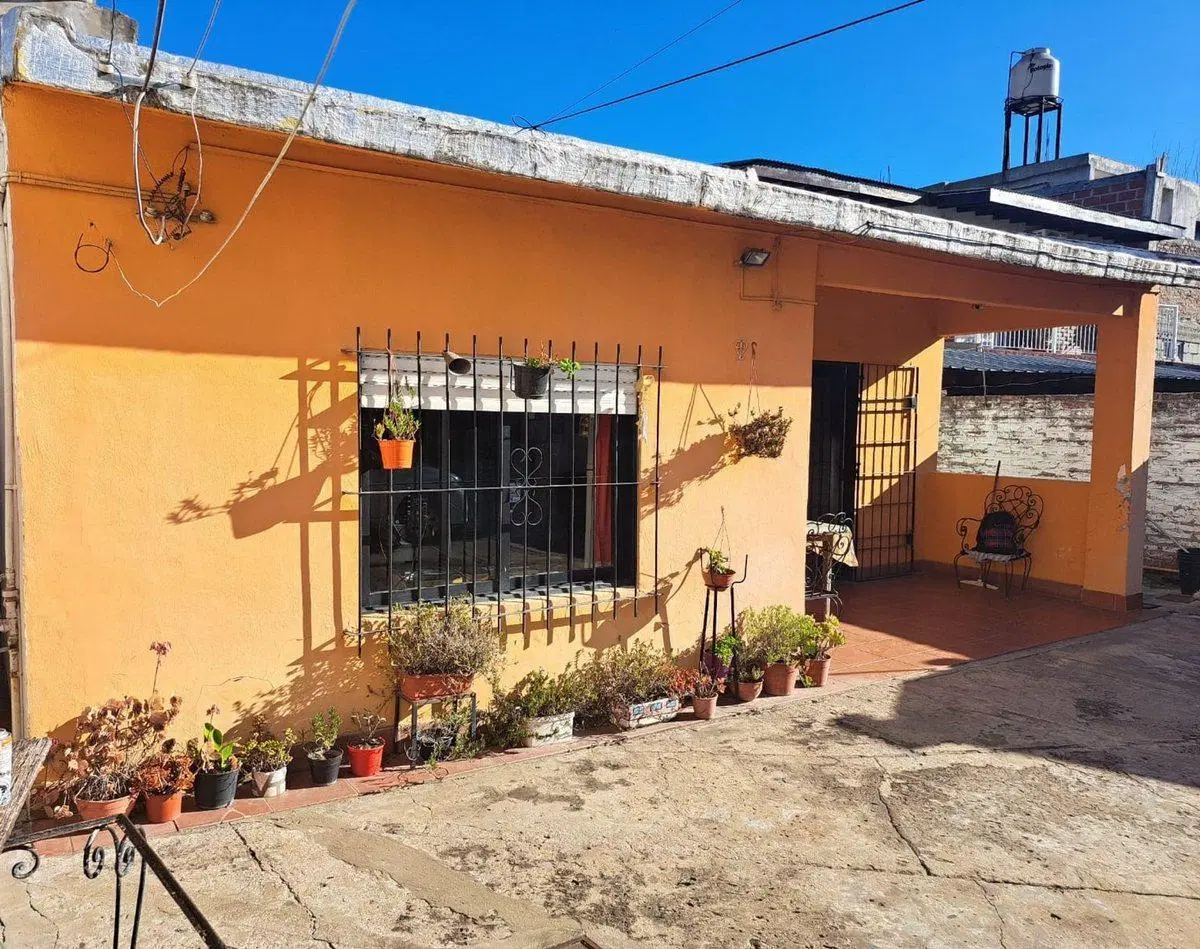 CASA 3 AMB EN VENTA EN CASTELAR CON GRAN TERRENO 8