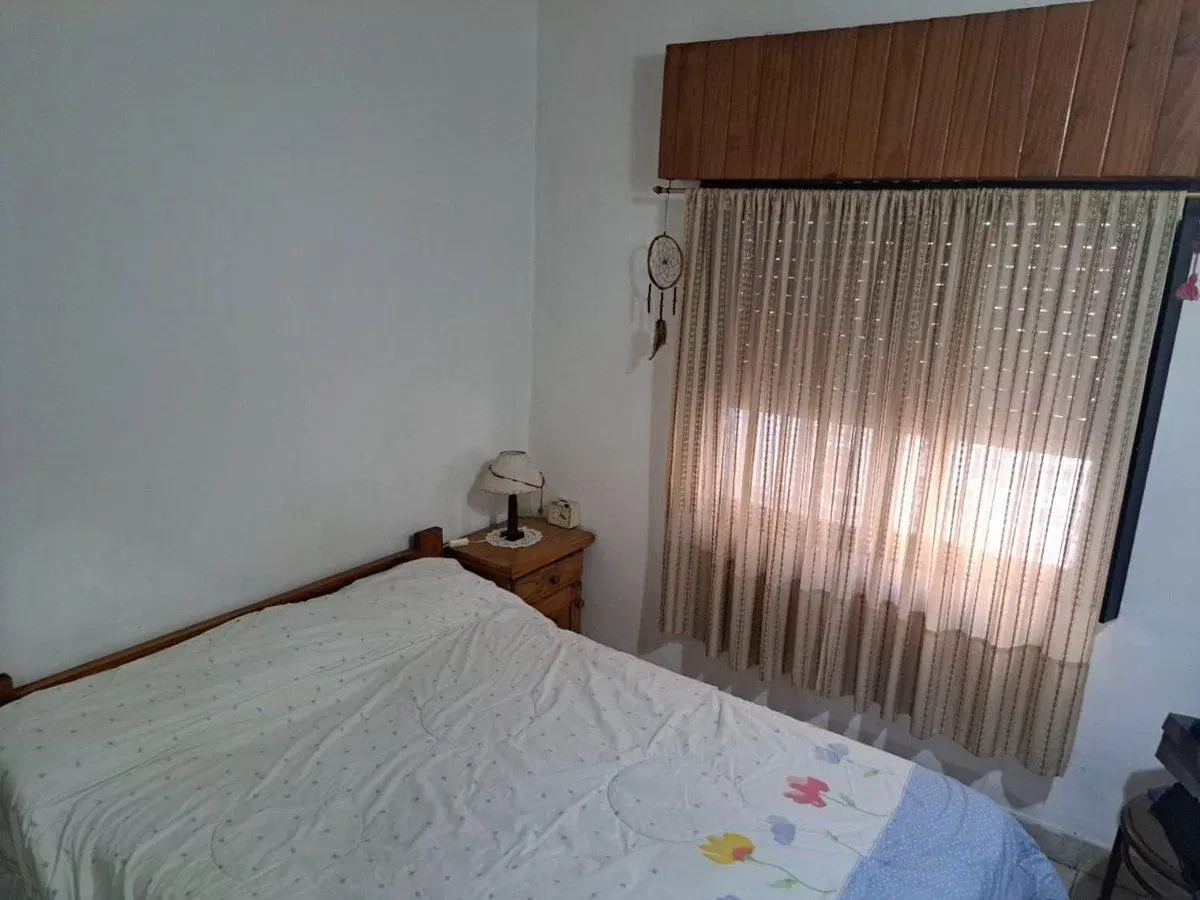 CASA 3 AMB EN VENTA EN CASTELAR CON GRAN TERRENO 3