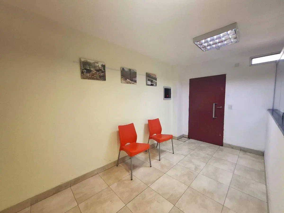 DEPÓSITO C/OFICINA VENTA V. LUGANO MUY BUEN ESTADO 2