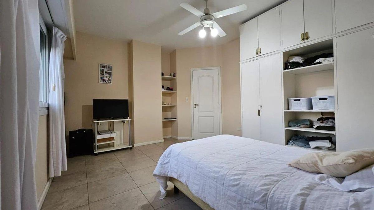 Foto de VENTA CASA 6 amb. gran jardín y pileta en Lincoln, imagen 4