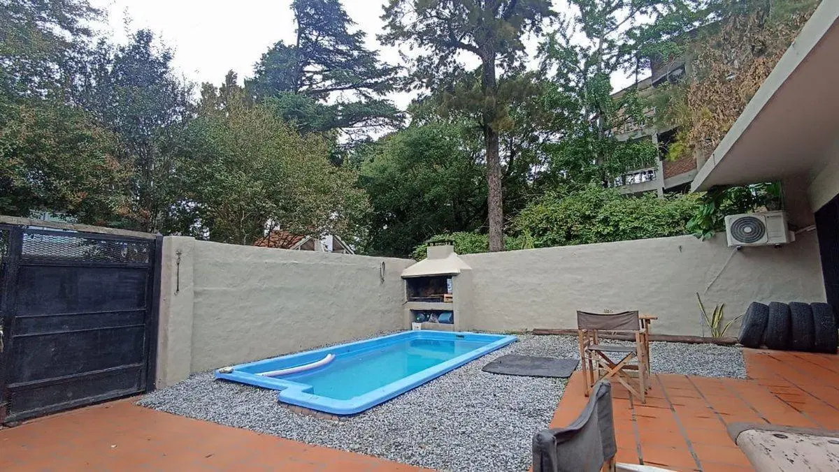 CASA 2 AMB VENTA MUNRO CON JARDIN PILETA COCHERA 4