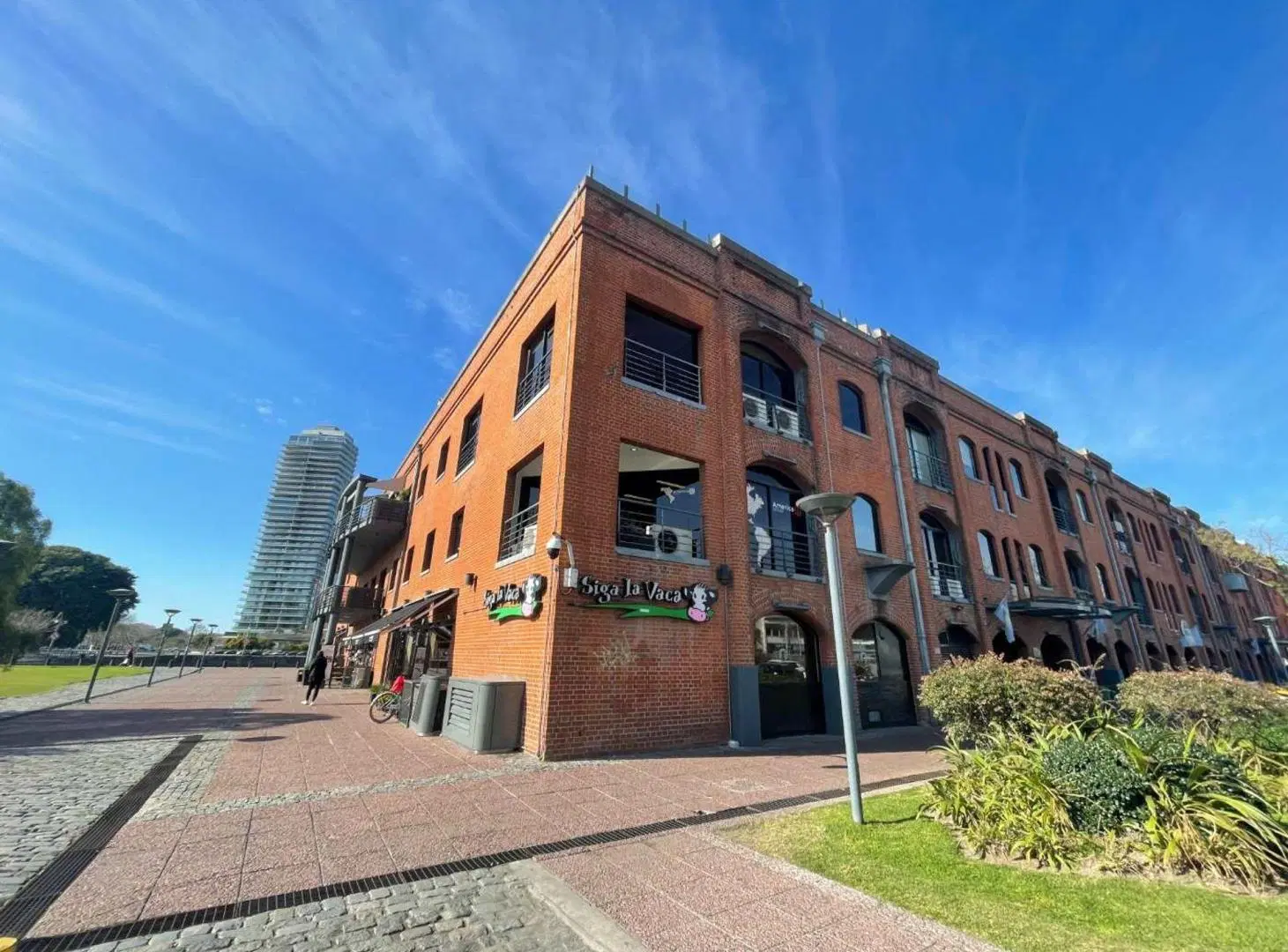 OFICINA PUERTO MADERO VENTA COCHERA  274m2 2