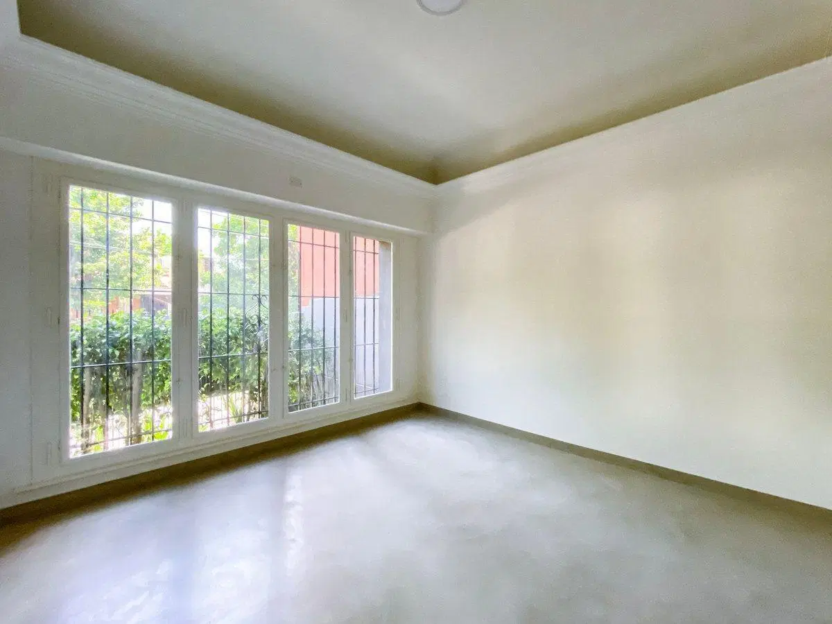 CASA DE 4 DORMITORIOS EN VENTA CENTRO SAN ISIDRO 4