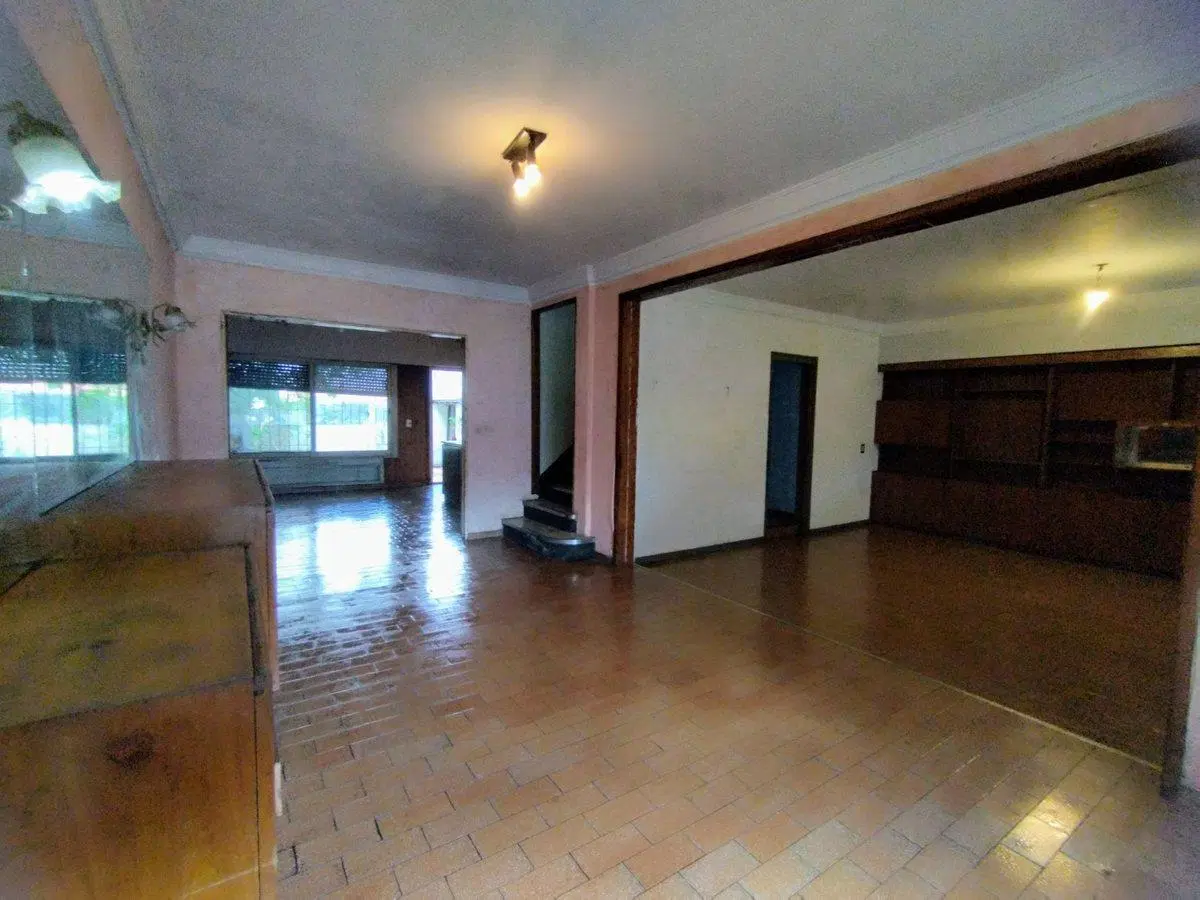 CASA 5 AMB VENTA MARTINEZ CON JARDIN COCHERA DOBLE 3
