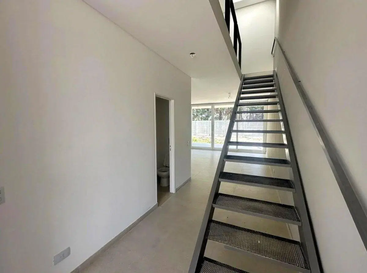 VENTA TOWNHOUSE 5 AMBIENTES EN LUCIERNAGA PILAR 4