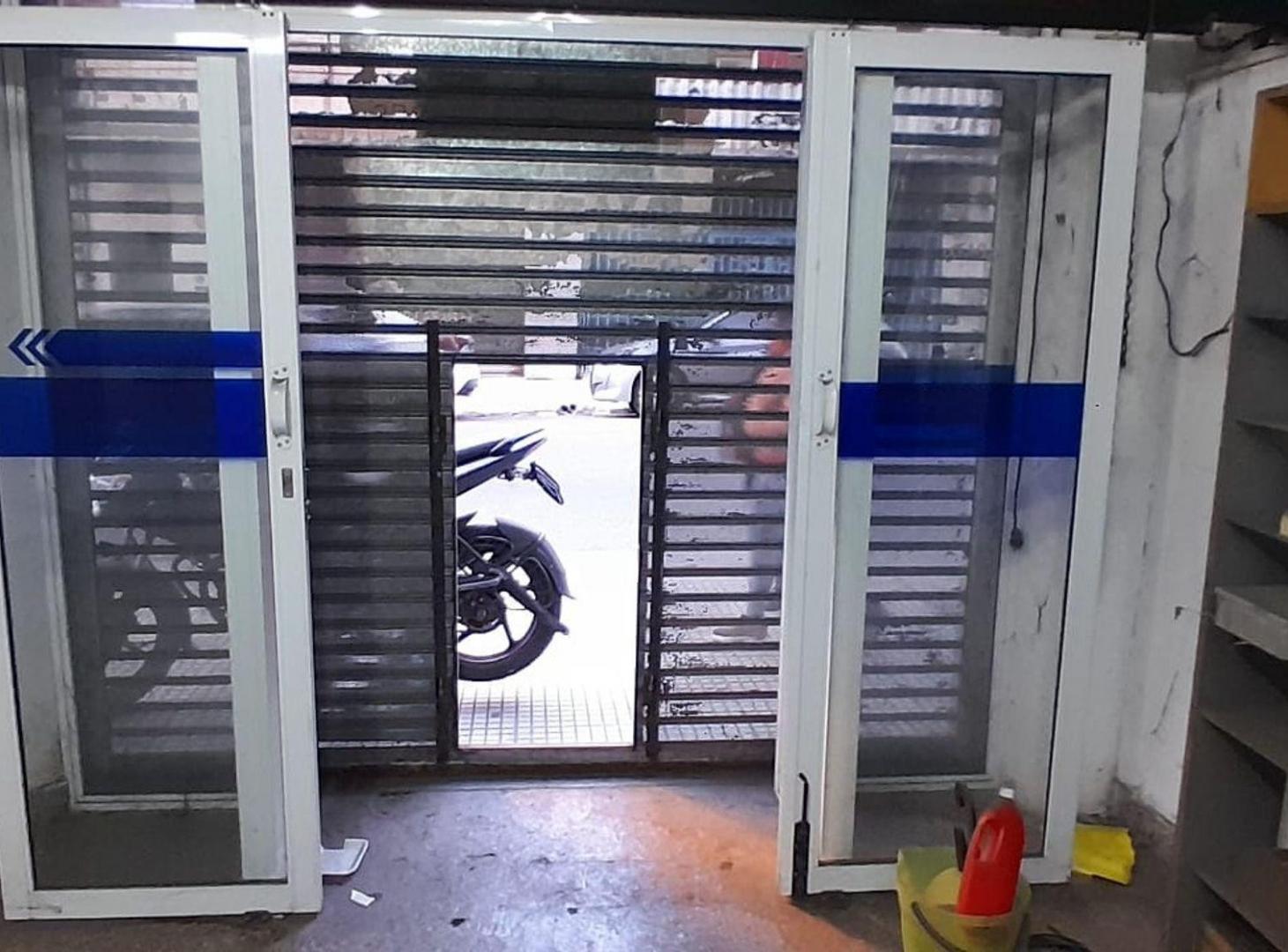 Foto de LOCAL EN VENTA EN MONSERRAT CON GRAN SÓTANO, imagen 1