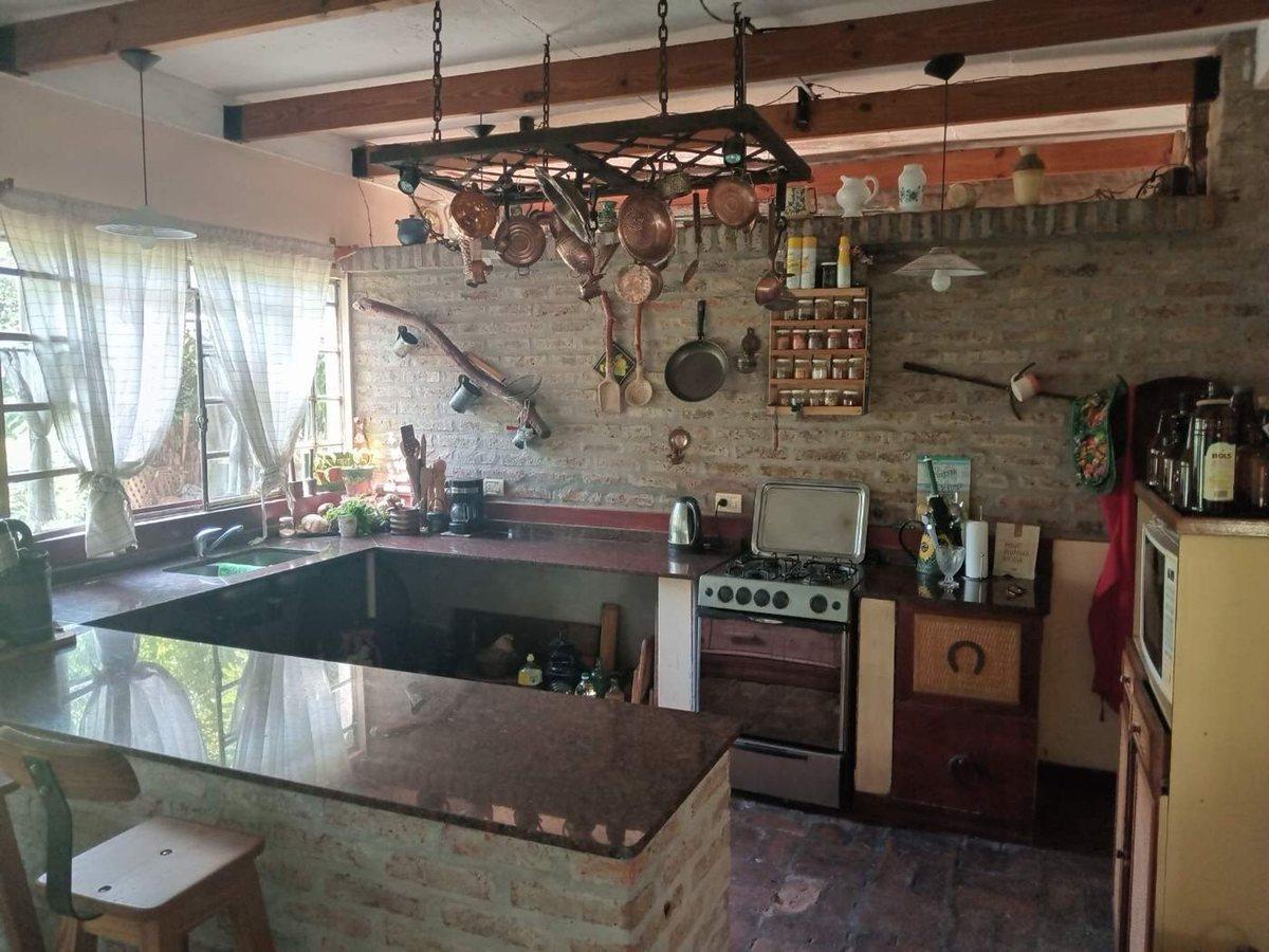 Foto de CASA EN VENTA EN TORTUGUITAS 5 AMB C/2 COCHERAS, imagen 3