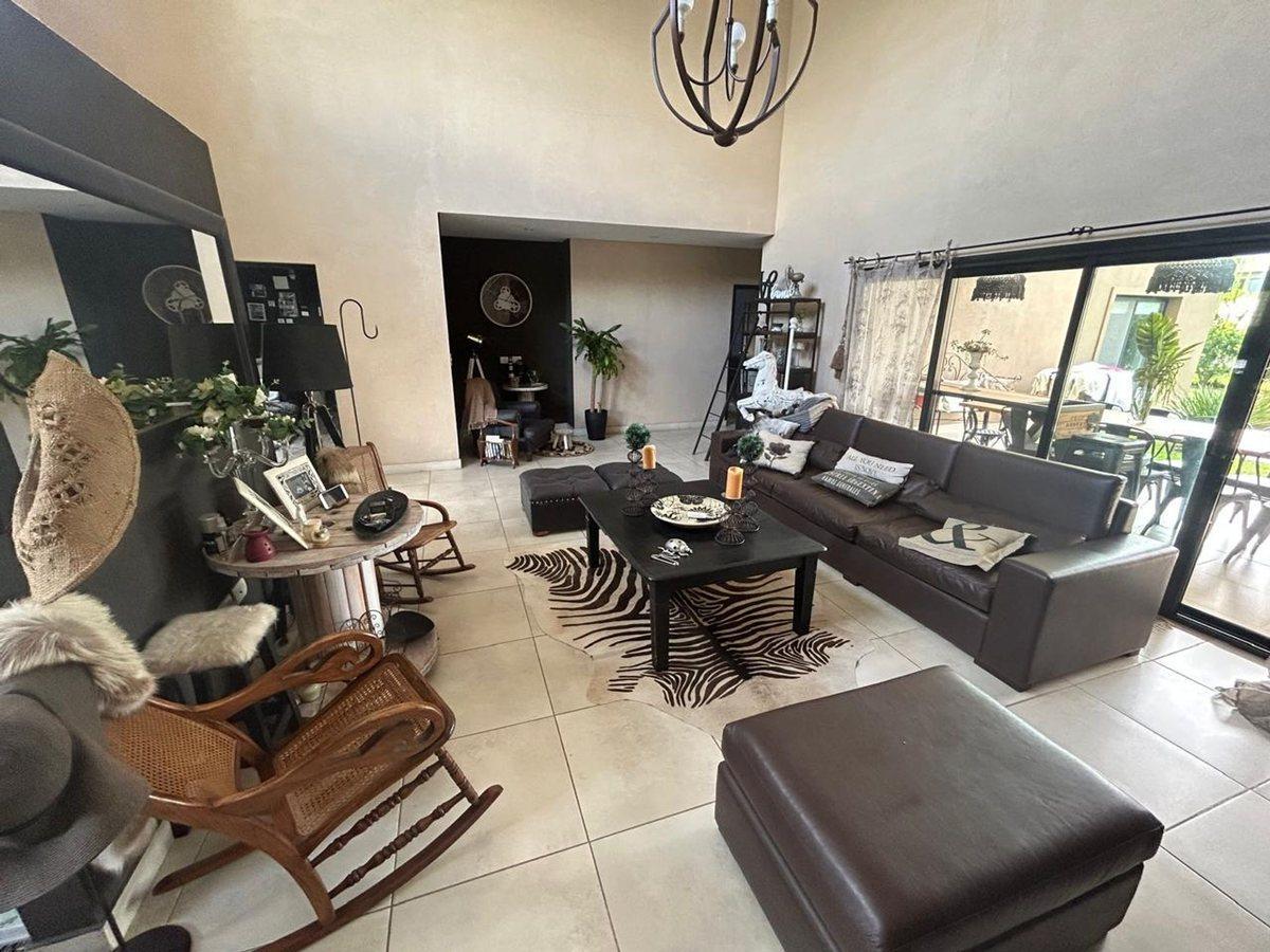 Foto de Venta casa 5 ambientes Barrio Santa Juana. Canning, imagen 2