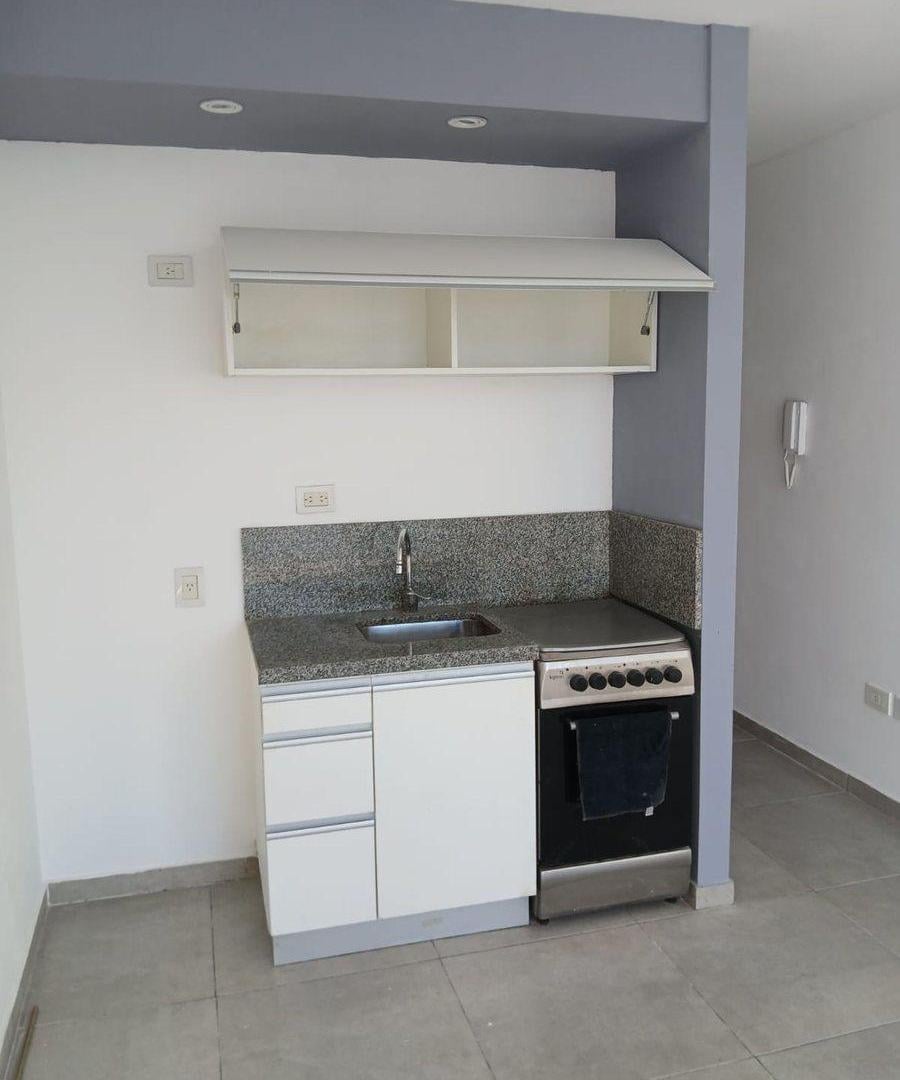 Foto de Monoambiente moderno con balcón / amenities, imagen 3