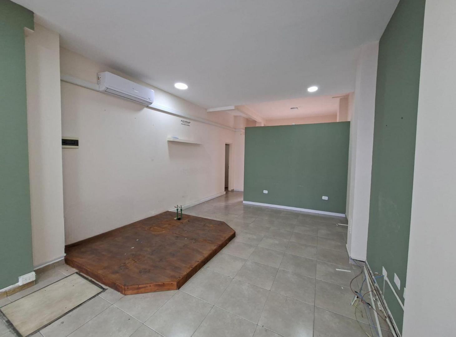 Foto de LOCAL EN VENTA EN AV. DE MAYO 1700 RAMOS MEJIA, imagen 4