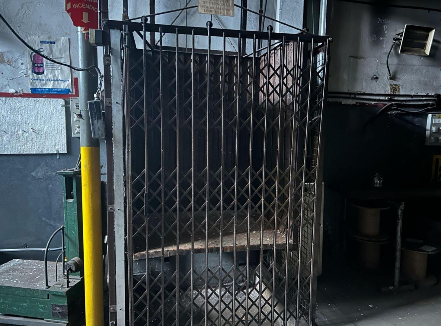 Foto de Galpón Depósito Indust venta Pyñeiro Avellaneda, imagen 4