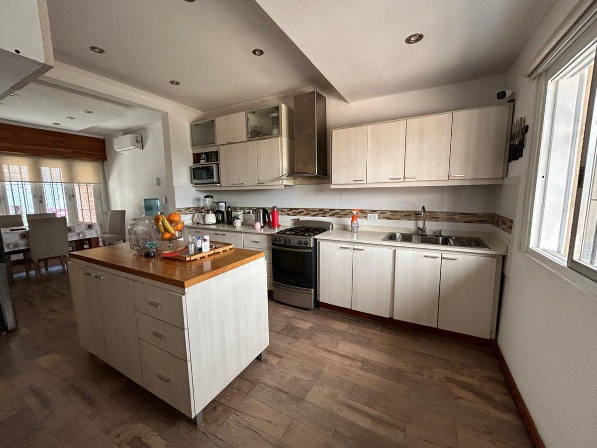 Foto de Moderna Casa con Cochera en Venta en Martínez, imagen 3