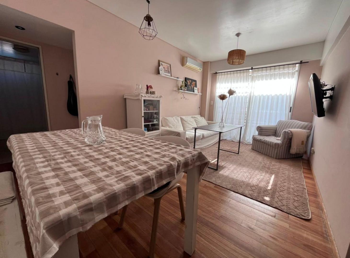 Foto de Venta Depto 2 Amb Balcón Pileta Villa del Parque, imagen 3