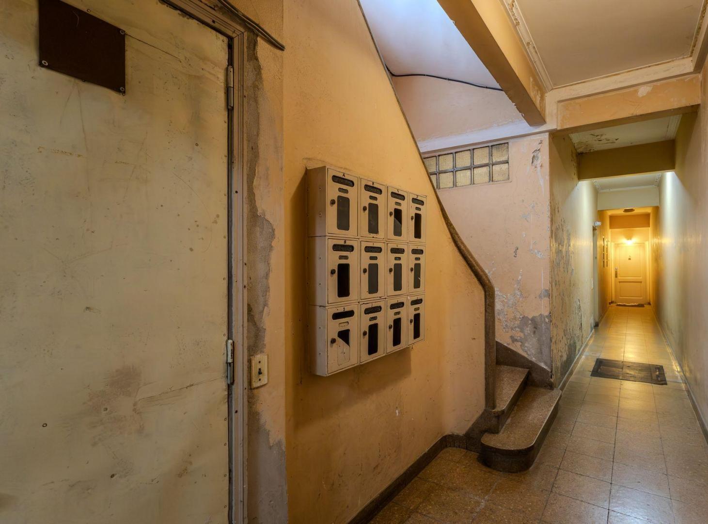 Foto de VENTA AMPLIO 2 AMB, a metros UADE, Gran potencial, imagen 1