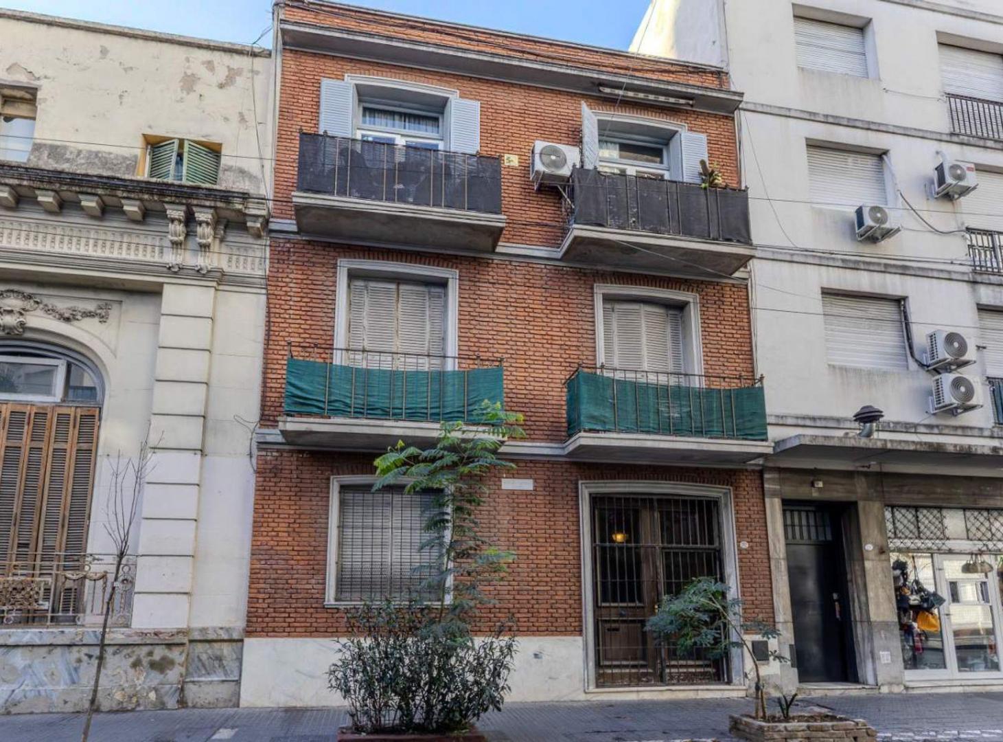 Foto de VENTA AMPLIO 2 AMB, a metros UADE, Gran potencial, imagen 2