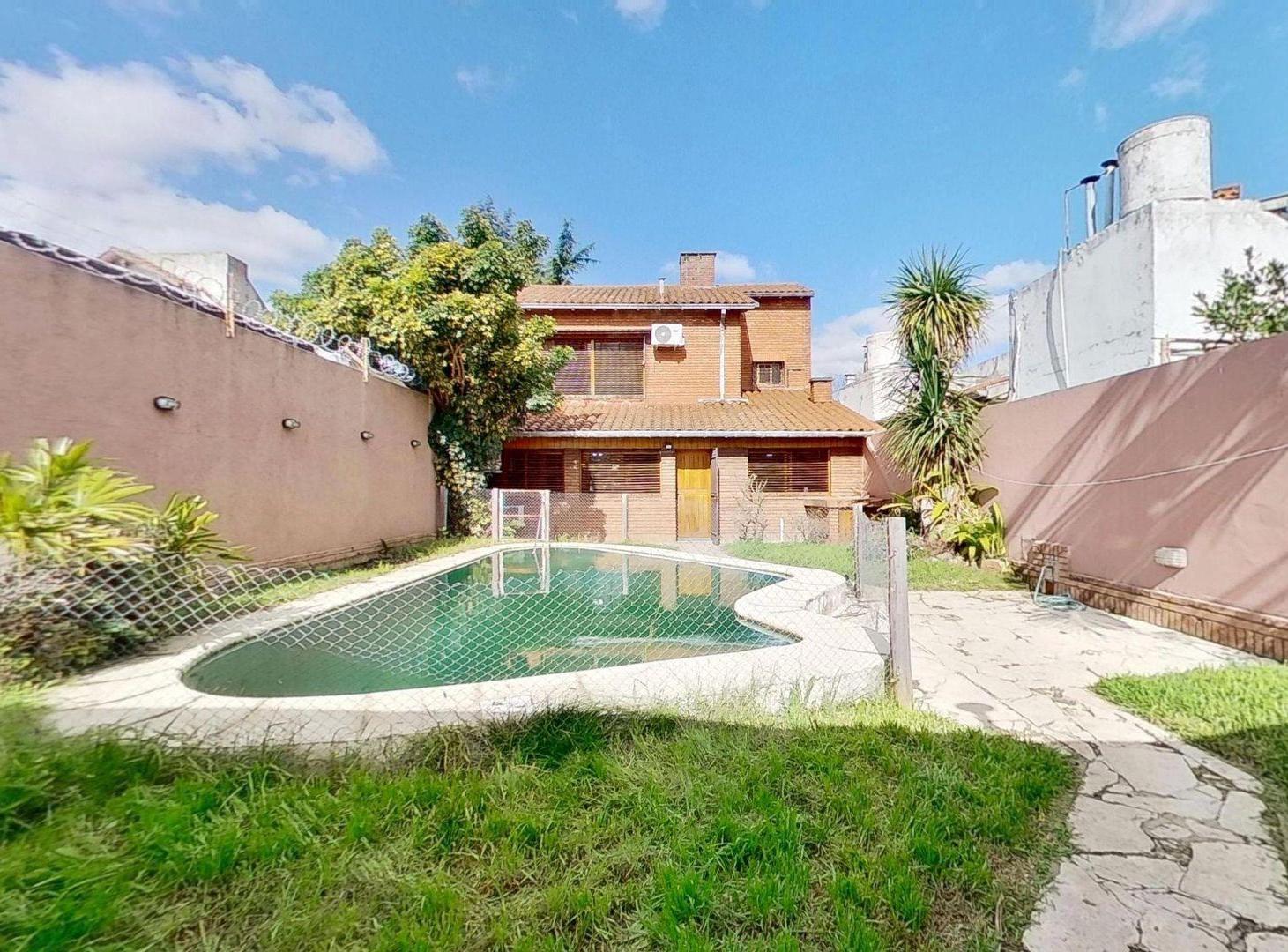 Foto de VENTA CASA 4 AMB MARTINEZ PILETA QUINCHO, imagen 1