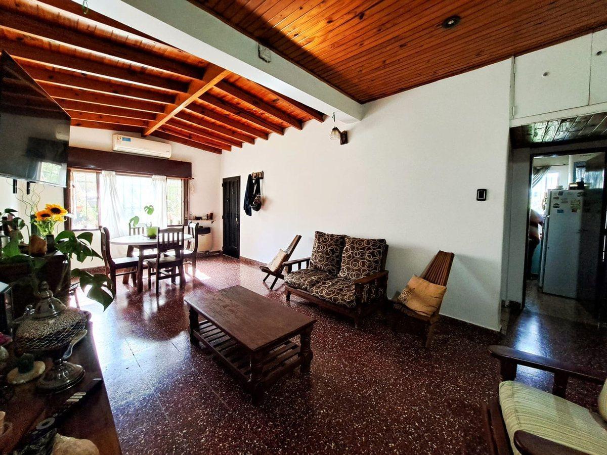 Foto de CASA EN VENTA EN MORENO Excelente ubicacion, imagen 2