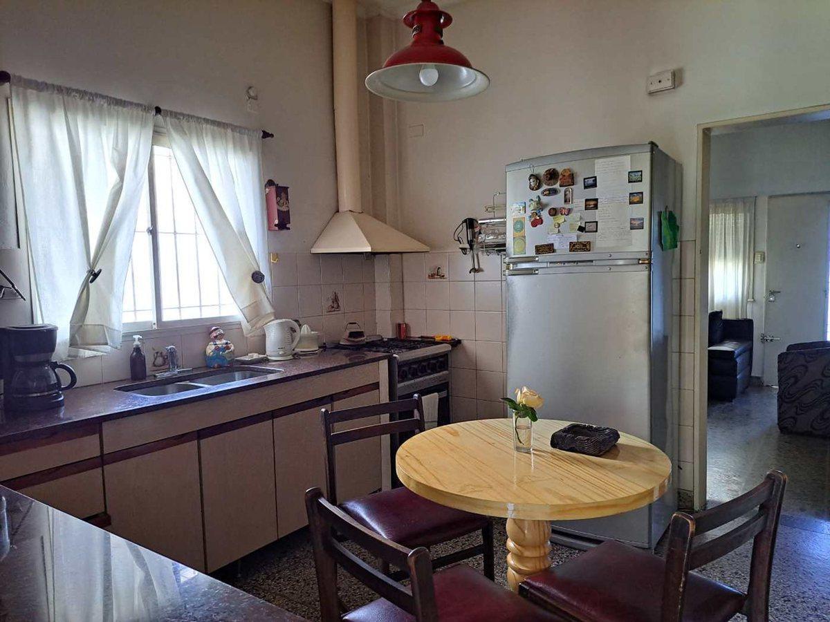 Foto de CASA EN VENTA EN MORÓN SUR 4 AMB MÁS DEPARTAMENTO, imagen 5