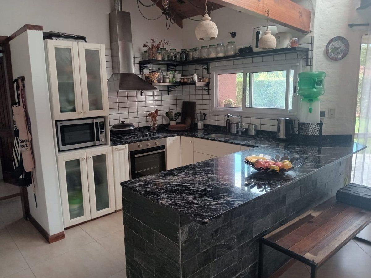 Foto de CASA 6 AMB A LA VENTA EN PILAR IMPECABLE ESTADO, imagen 5