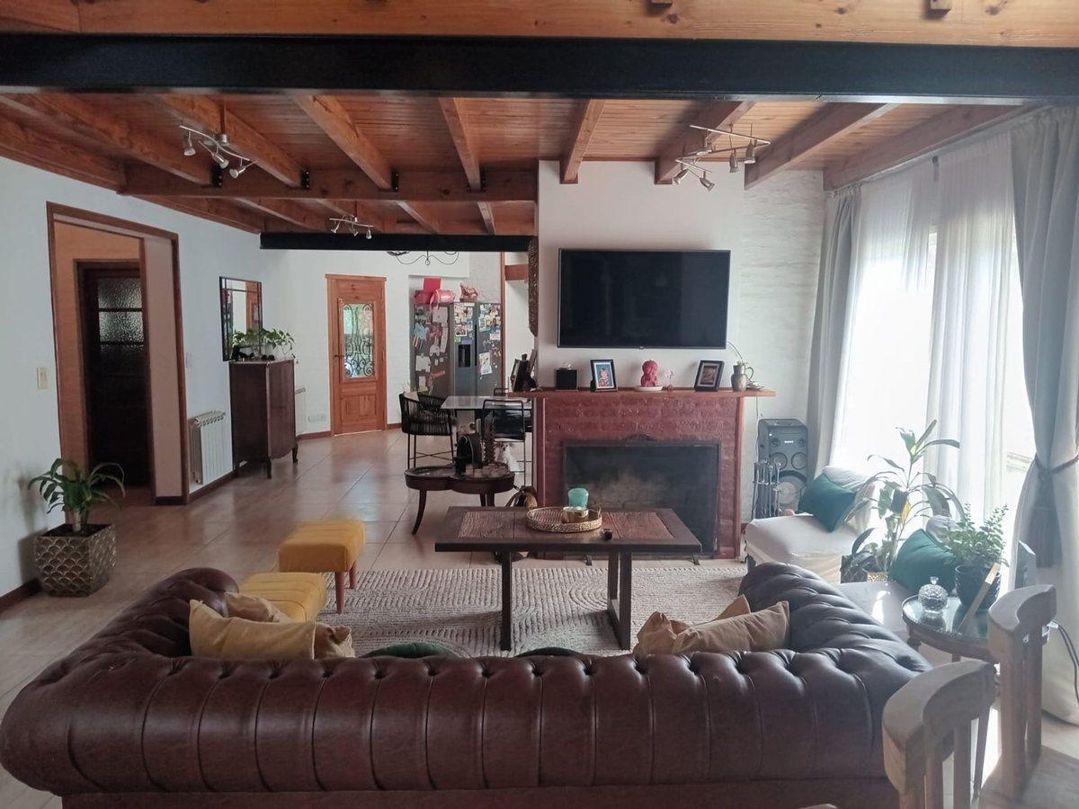 Foto de CASA 6 AMB A LA VENTA EN PILAR IMPECABLE ESTADO, imagen 3