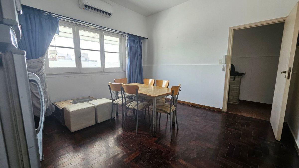 Foto de VENTA DEPARTAMENTO 3 AMBIENTES CENTRO CASTELAR, imagen 2