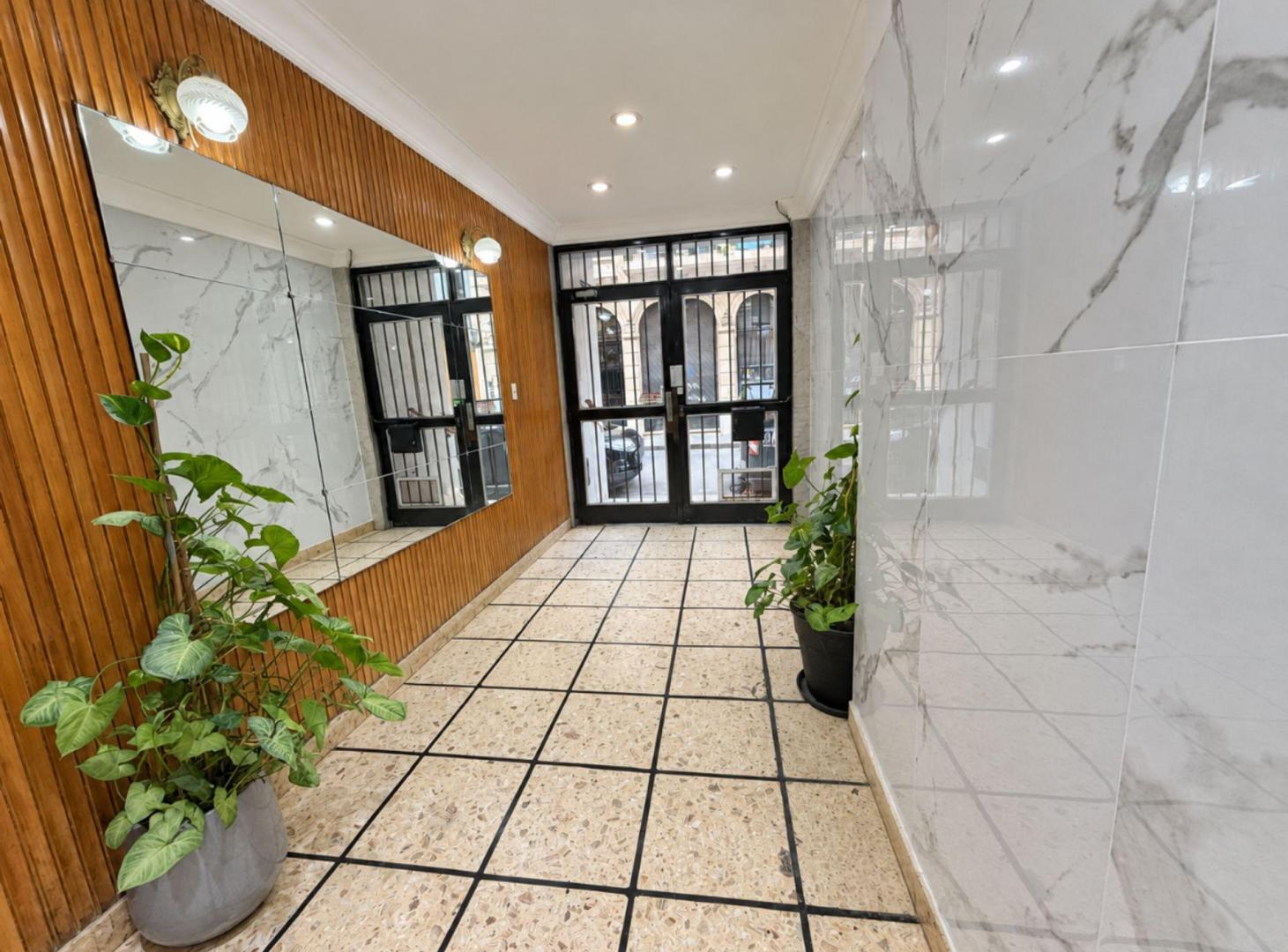 Foto de Venta Monoambiente en Monserrat muy luminoso, imagen 2