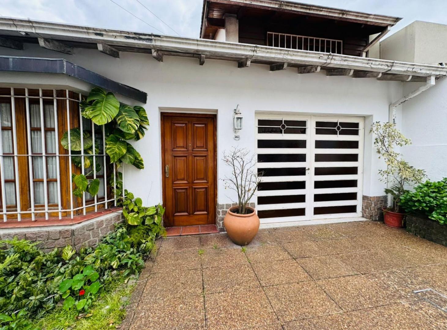 Foto de CASA EN VENTA | 3 DORMITORIOS | JARDÍN | PILETA, imagen 1