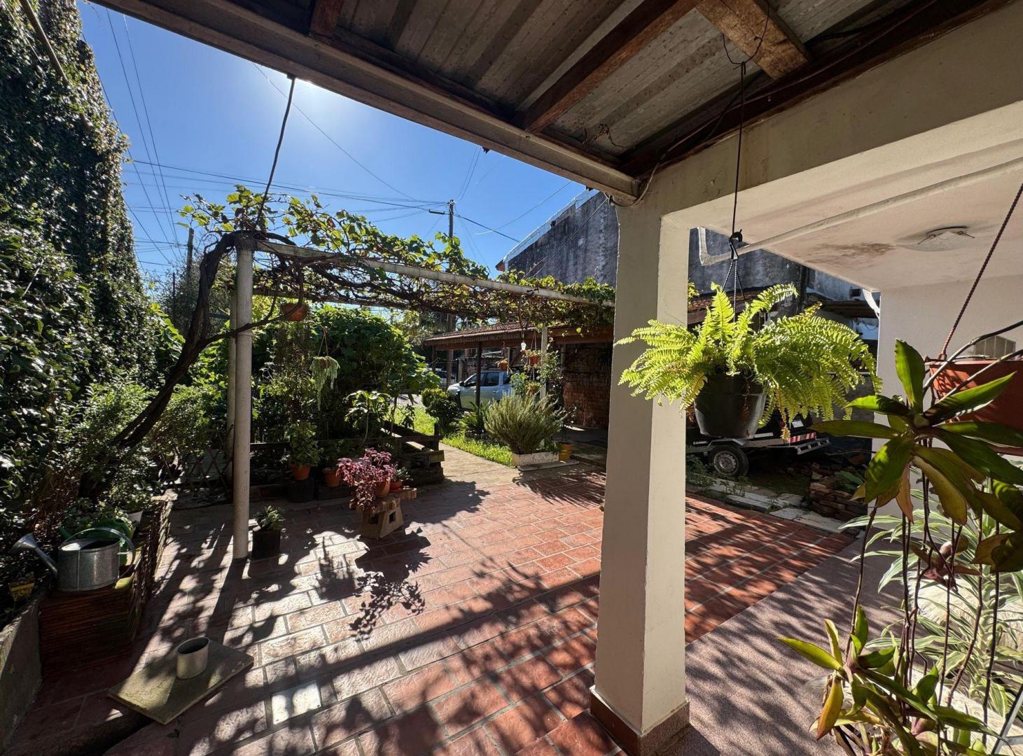 Foto de CASA EN VENTA/ 3 AMB/COCHERAS/JARDIN/SAN FERNANDO, imagen 4
