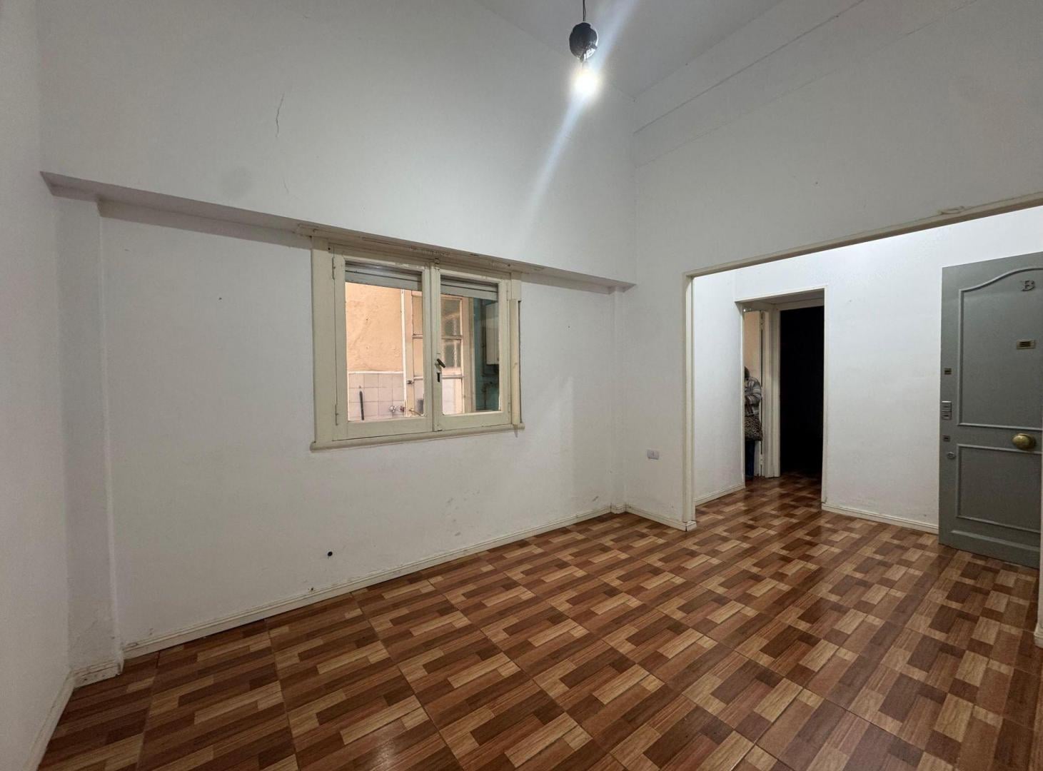 Foto de DEPARTAMENTO 2 Amb./ Planta Baja/ patio– Monserrat, imagen 1