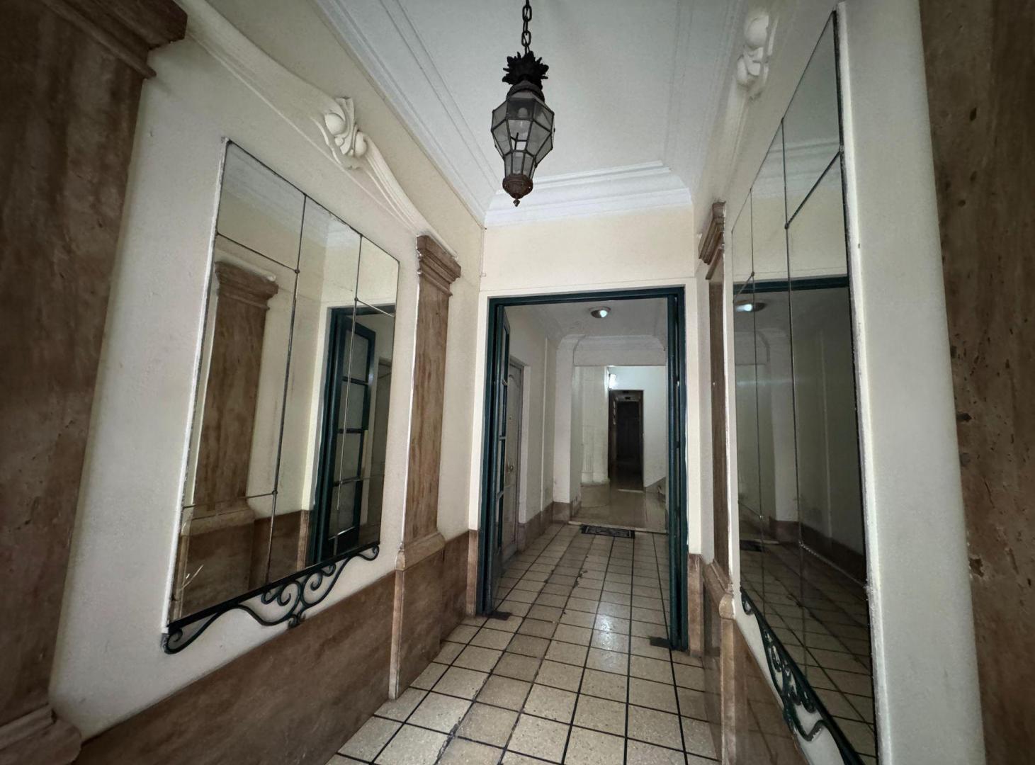 Foto de DEPARTAMENTO 2 Amb./ Planta Baja/ patio– Monserrat, imagen 2