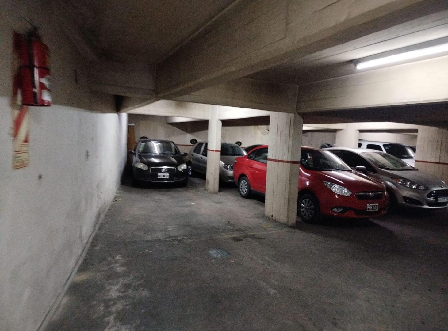 Foto de Cochera DOBLE para 2 AUTOS Ayacucho 900, imagen 3
