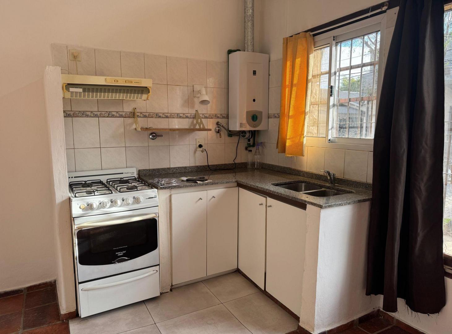 Foto de PH EN ALQUILER – PLANTA BAJA AL FRENTE – VICTORIA, imagen 2