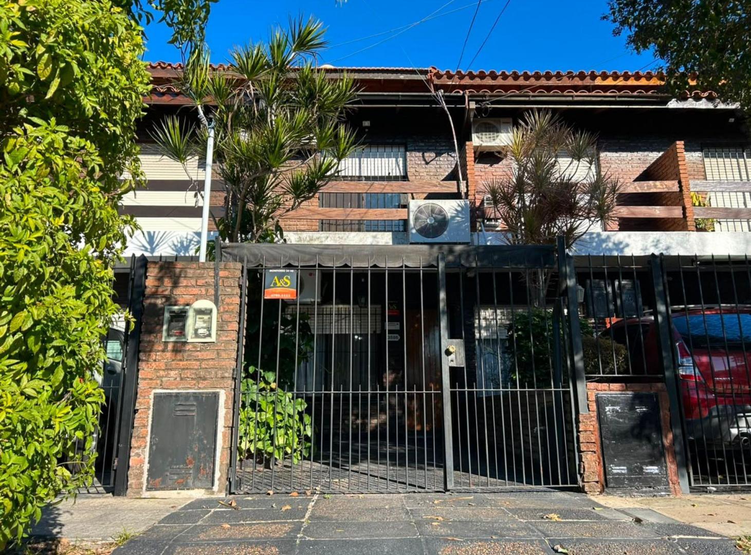 Foto de Triplex con patio en alquiler, imagen 1
