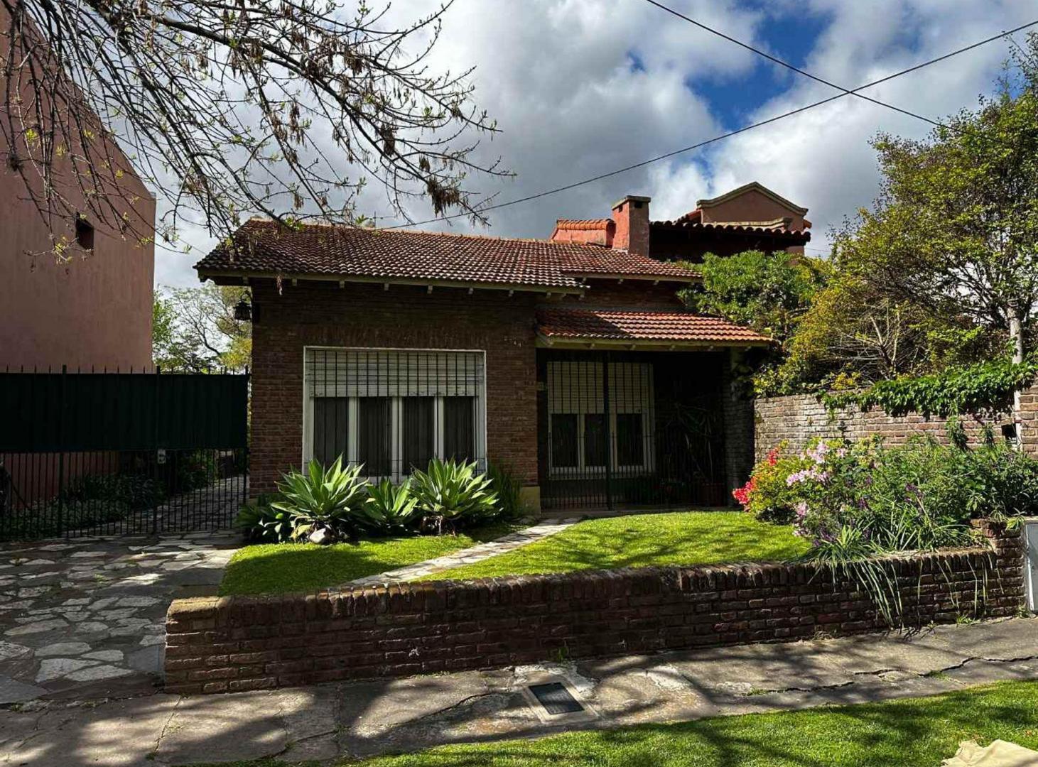 Foto de VENTA CASA 3 AMB. COCH Y PARQUE LOMAS SAN ISIDRO, imagen 1