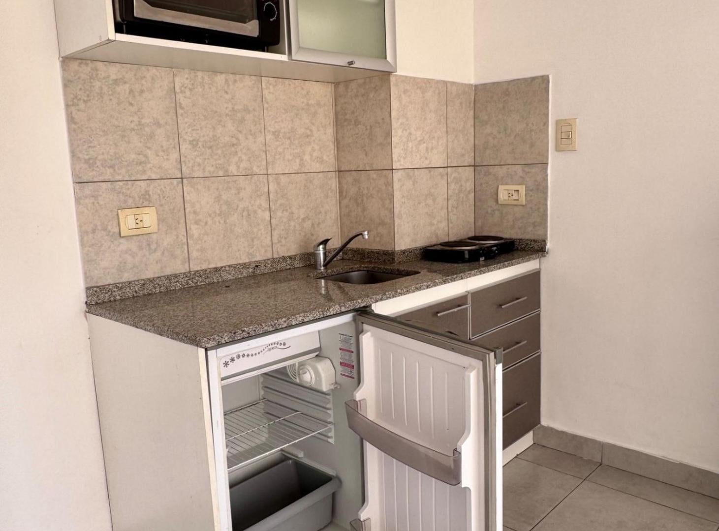 Foto de Monoambiente con balcón y amenities - Balvanera, imagen 2