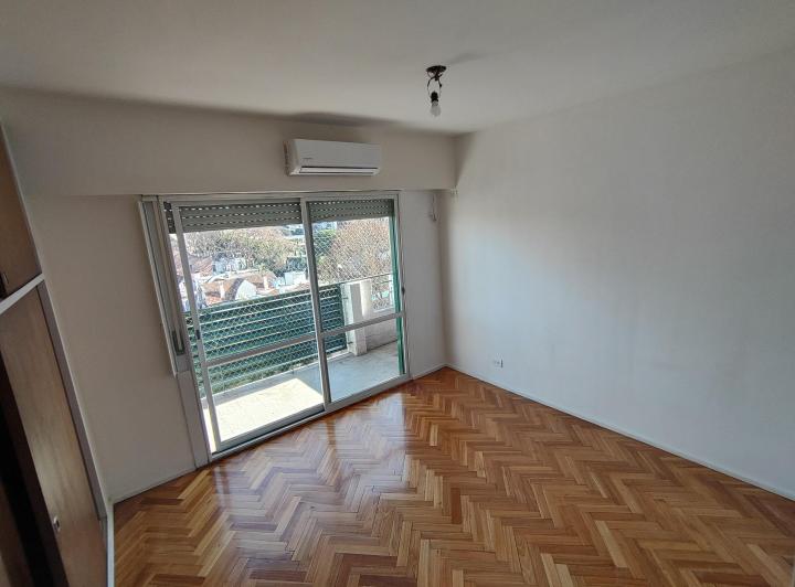 amplio, sol y aire. excelente vista. 4ambts, cocina, toilette y cochera 5
