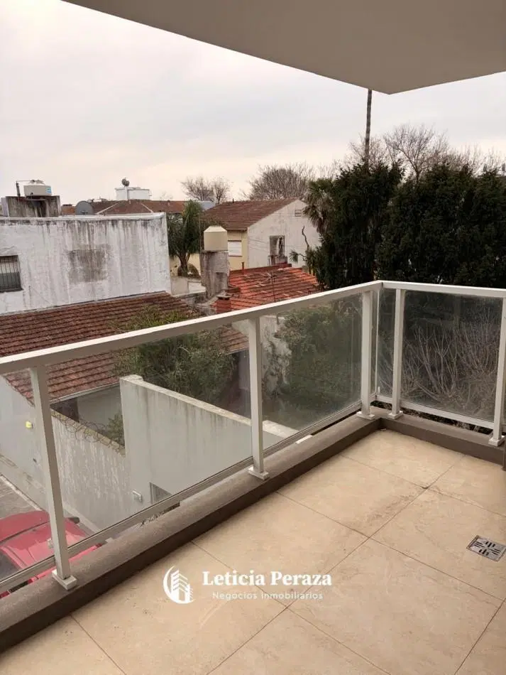 Departamento 2 ambientes con cochera en alquiler 4